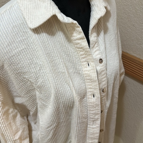 Zara XS Corduroy cream button long sleeve blouse! - Picture 2 of 5